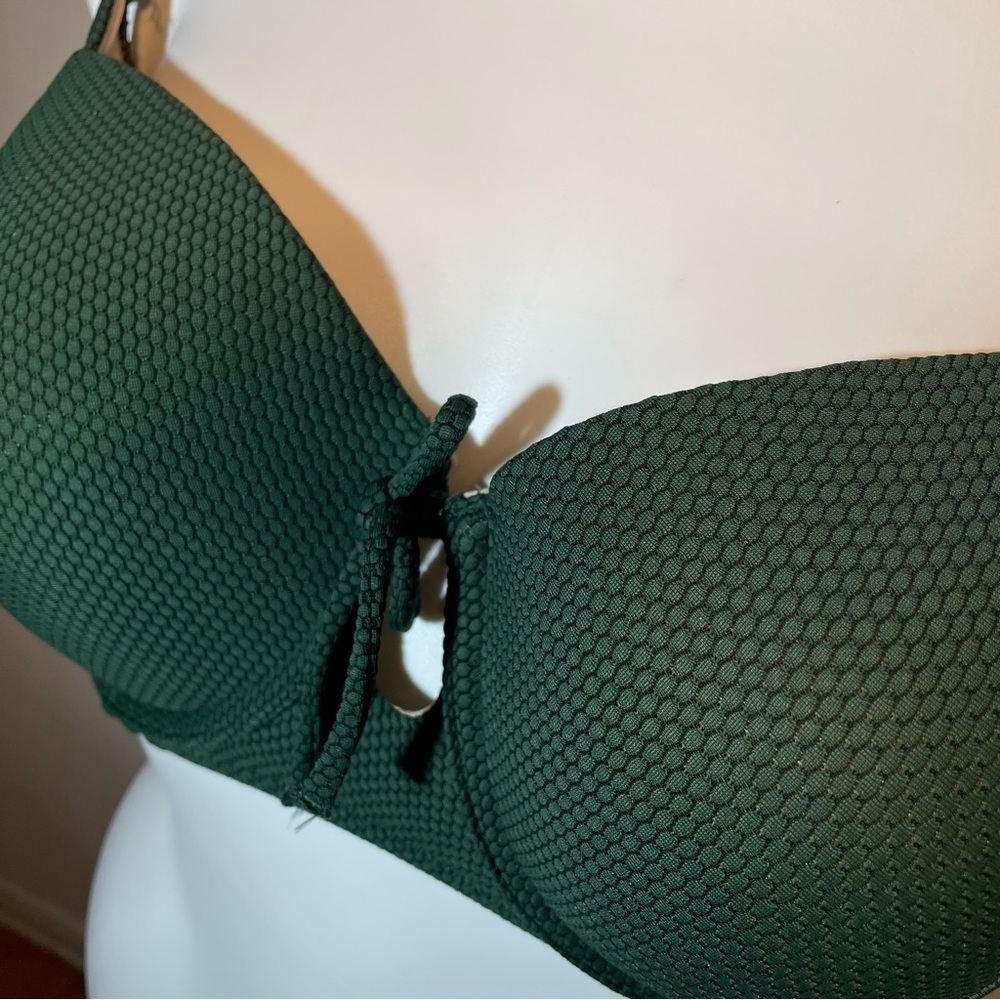 New Bikini Top Light Lift Tie-Front Keyhole Pique Textured Shade & Shore 38D - Picture 5 of 11